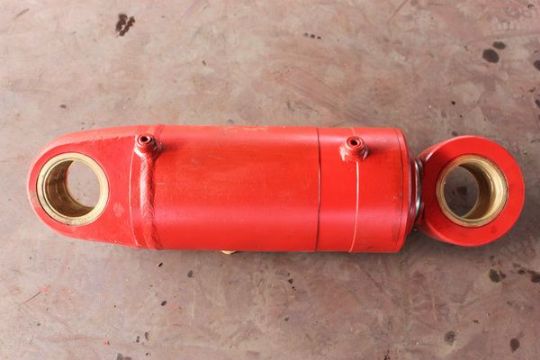 點(diǎn)擊查看詳細(xì)信息<br>標(biāo)題：150JA后支撐油缸 閱讀次數(shù)：3102